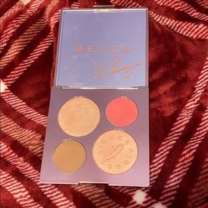 Becca highlighter pallet